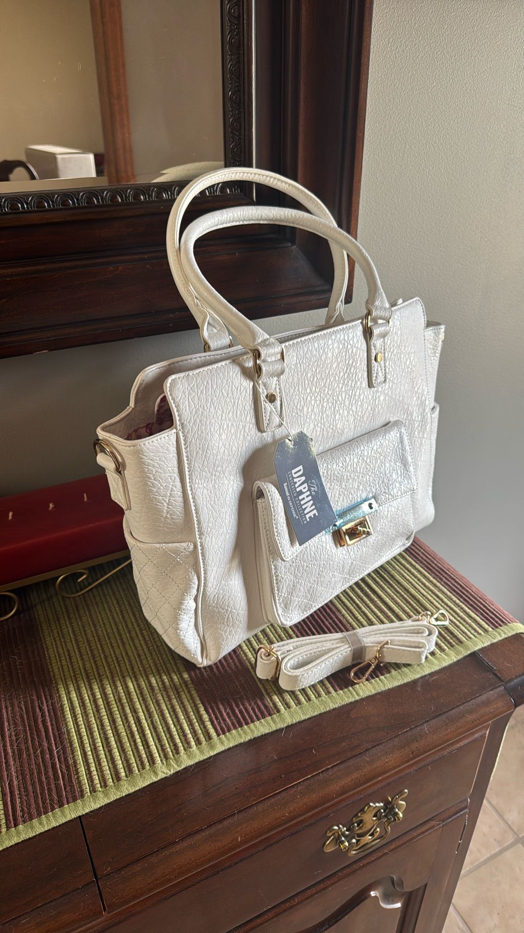 “The DAPHNE”. Damsel in Defense Concealed Collection.