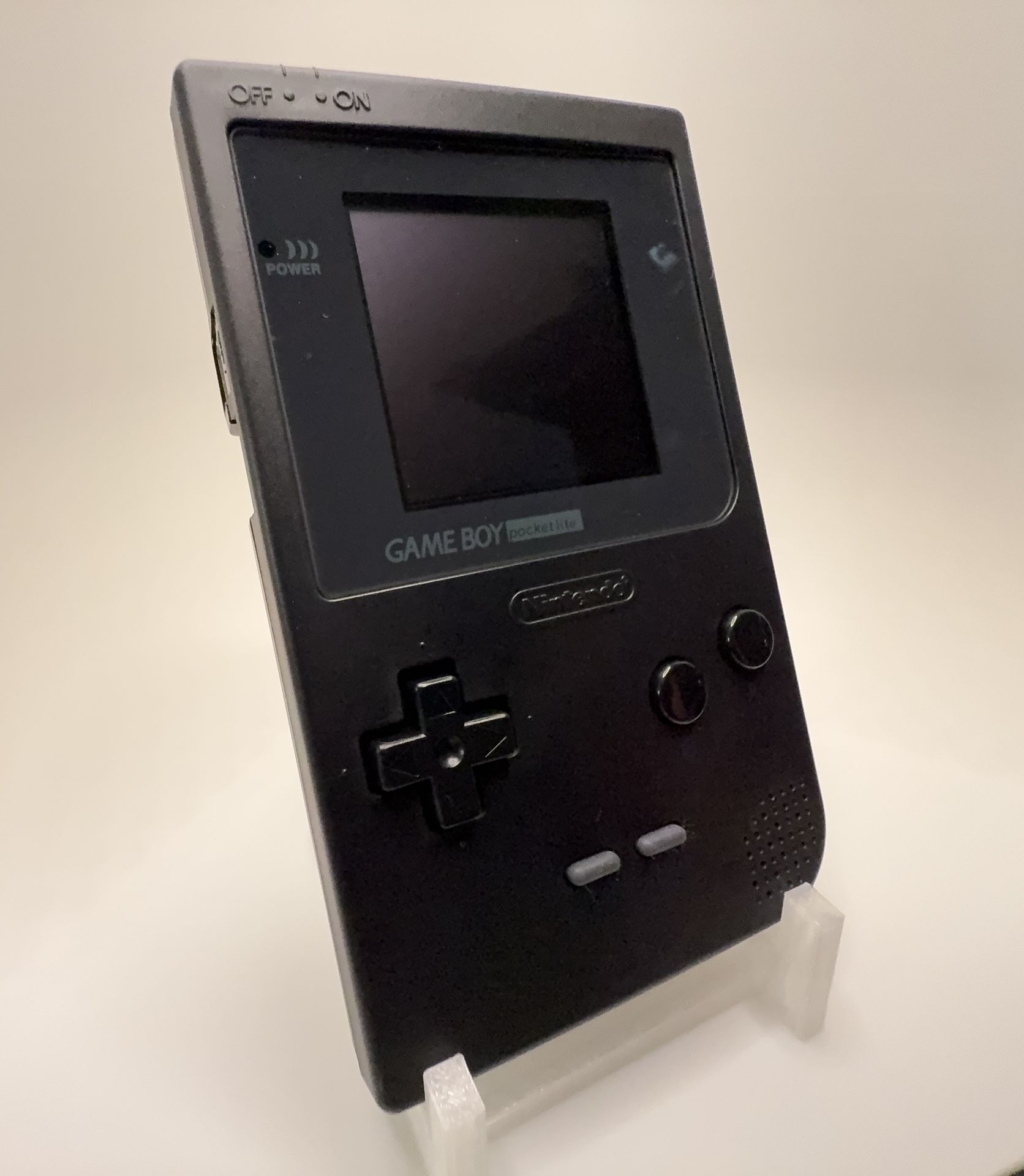 Game Boy Pocket – NEW IPS LCD Backlight Upgrade– Black on Black Shell