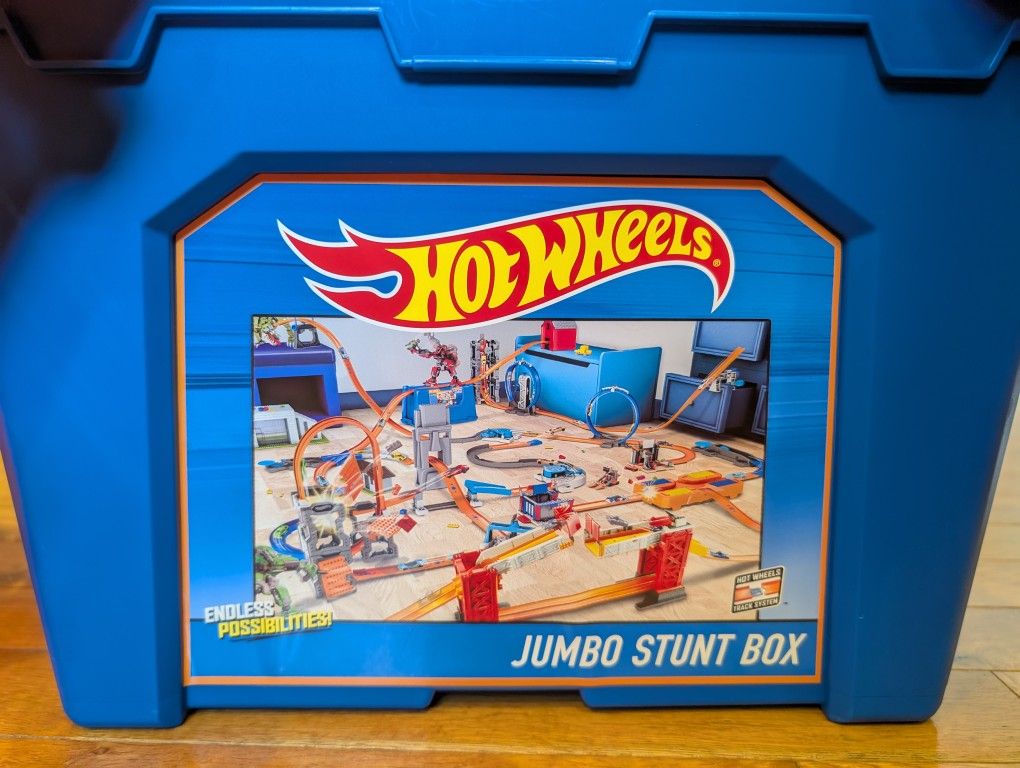 Hotwheels Jumbo Stunt Box