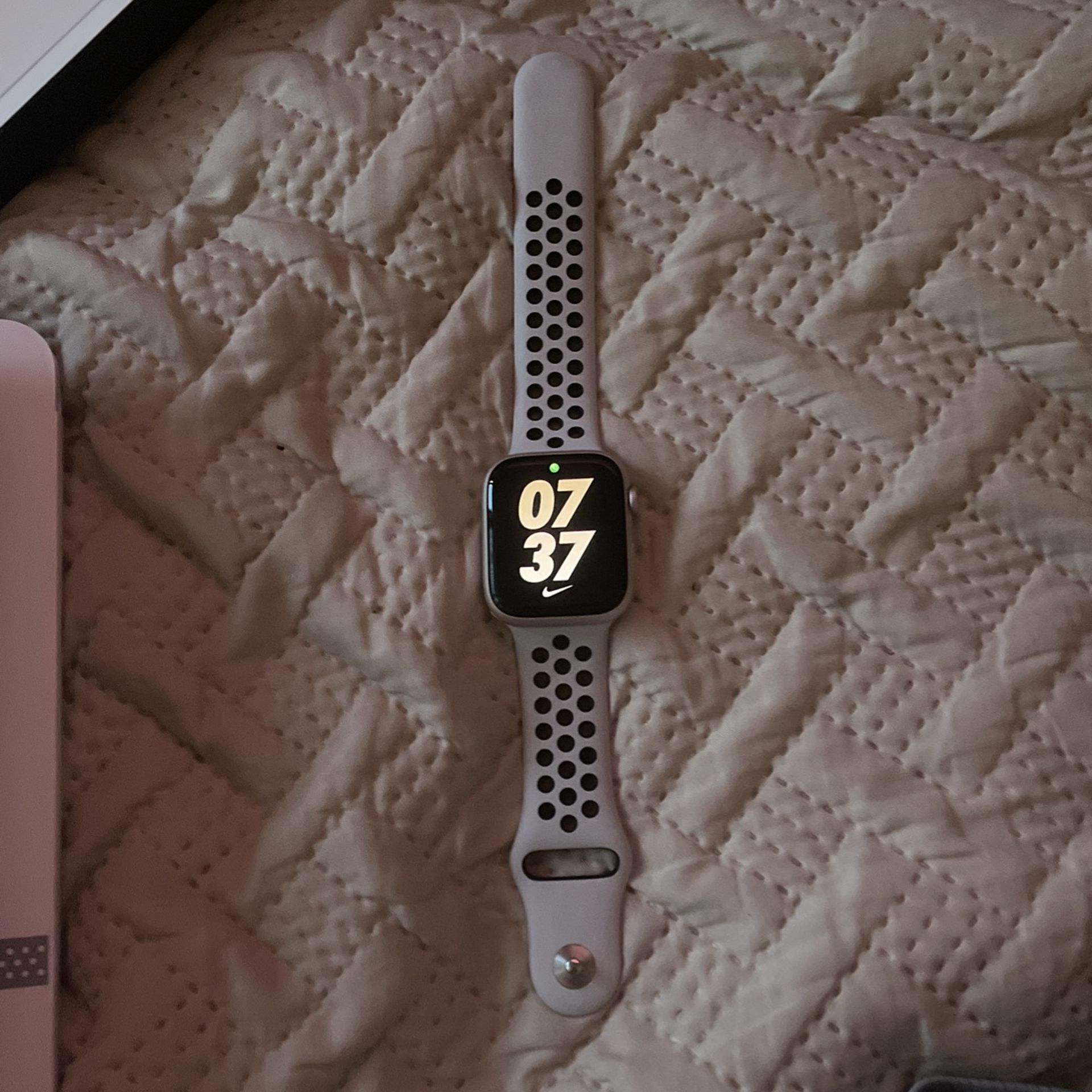 “Apple Watch Series 7” Nike Edition 45mm