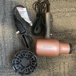 Blow dryer and diffuser