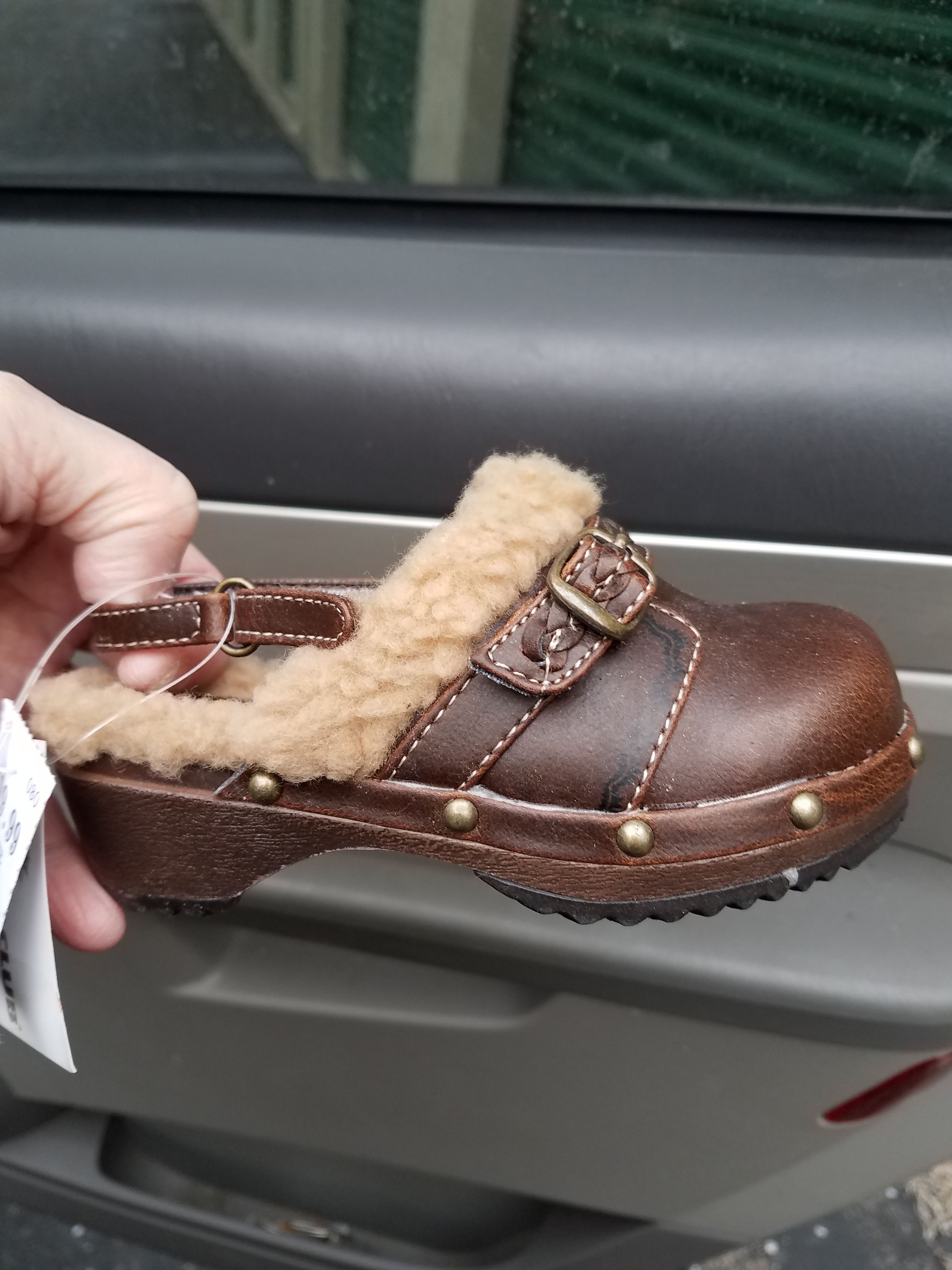 Little girls clogs brand new never been worn
