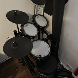 Alesis Drum Set With Roll Limitless