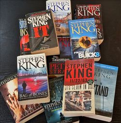 STEPHEN KING PAPERBACK BOOK BUNDLE - 11 BOOKS