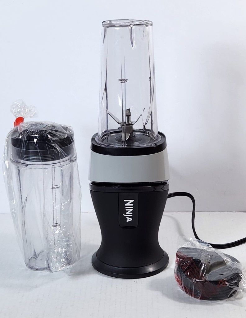 Ninja Personal Blender for Shakes, Smoothies, Food Prep, and Frozen