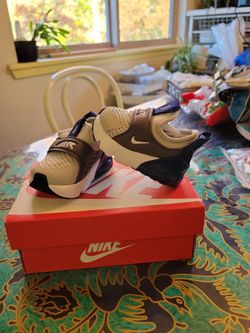 Nike Air Max 270 Gray, White New