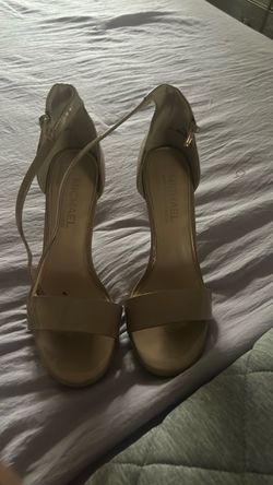 Women’s high heels size 7.5