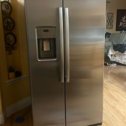 GE 2 Door Refrigerator 