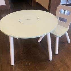 Kid’s Table + 1 Chair