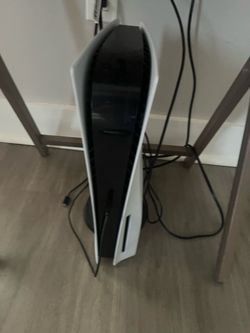 Disc ps5  with 3 remotes