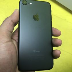 UNLOCKED IPHONE 7 / READY TO USE 