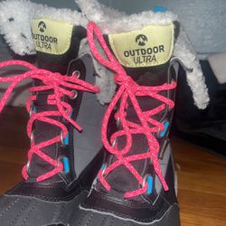Womens Snow Boots Size 6 1/2 