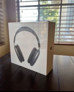 Apple AirPod Maxes (BRAND NEW)( SEALED)