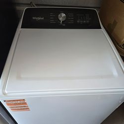 Cabrio 4.6 cubic feet top load impeller washer and gas dryer set