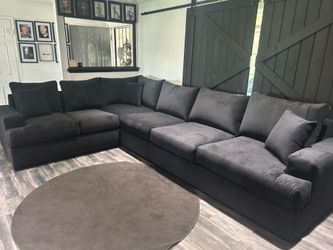 CUSTOMIZABLE! Brand New Velvet Sectional Set