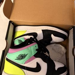 Jordan 1 Mid pastel (GS)