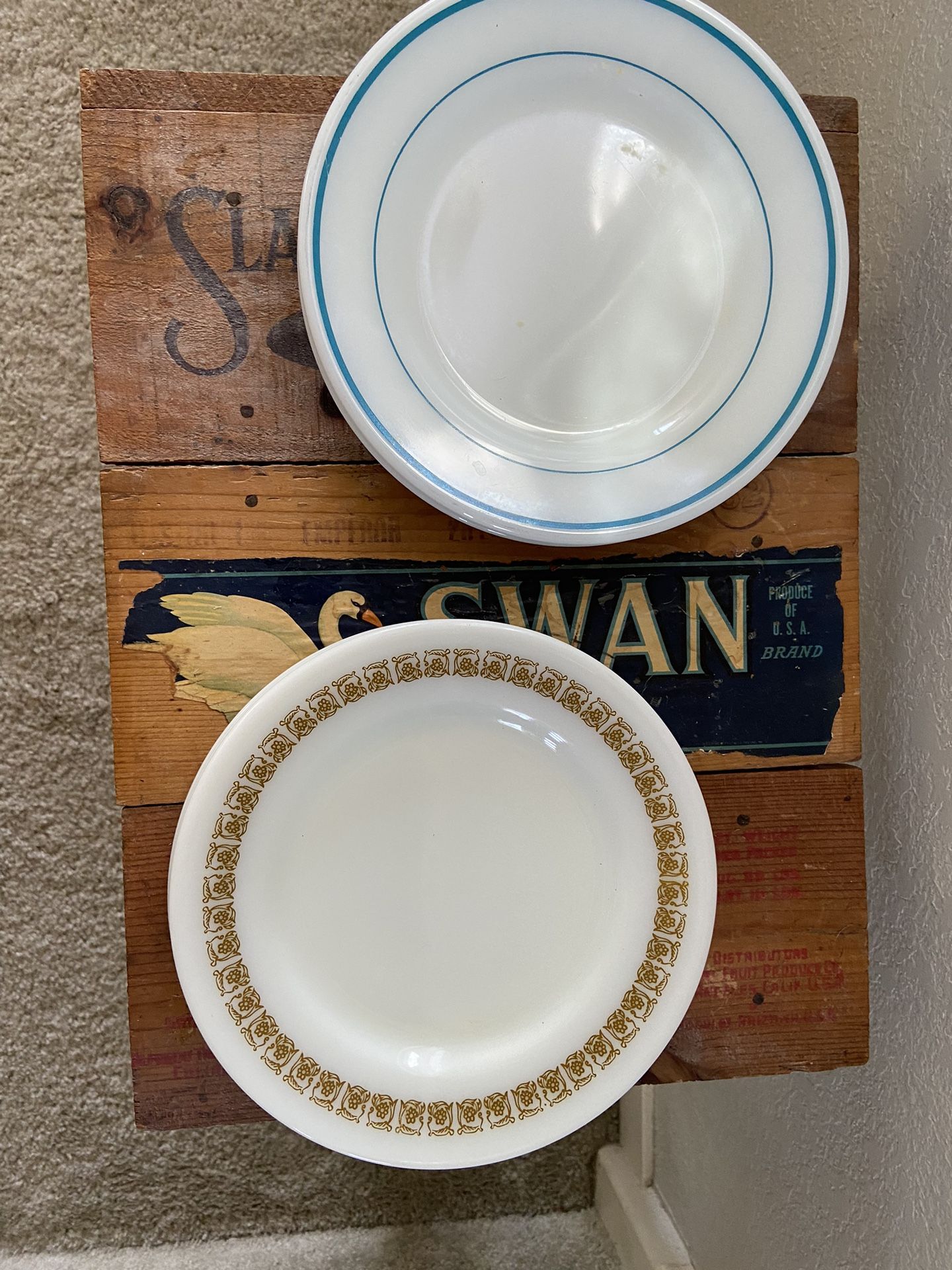 6 Vintage Pyrex Milk Glass Plates