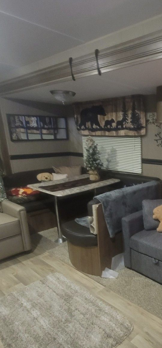 RV DINETTE