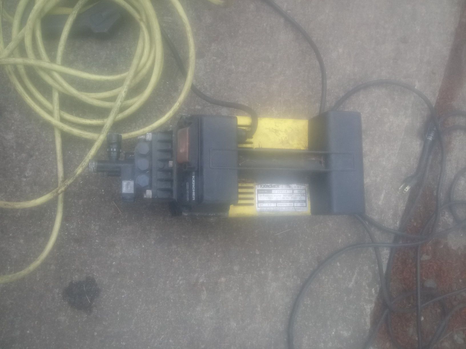 Working Karcher pressure washer