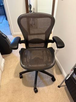 Herman Miller Aeron Classic *Refurbished* -Size B - Fully Loaded