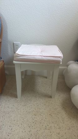 (2) Night stands or chairs for kids room