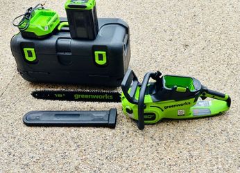 Greenworks 60V 18" Cordless Battery 2.0kW Chainsaw w/ 4.0 Ah Battery & Charger