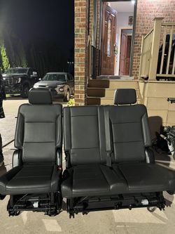 3 Black Leather Seats Like New And Very Good Quality
