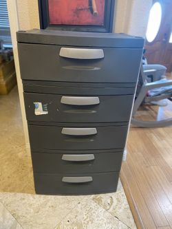 45 In H x 25,5 in. W x 18 in. D 5-Drawer Plastic Chest Cabinet 