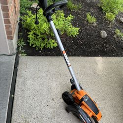 Worx Electric Edger Lawn Tool in excellent shape.  Only used twice.  