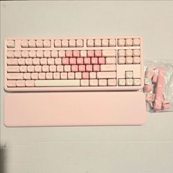 Yunzii Pink Keyboard B87 Like New Bluetooth BT USB wristpad mechanical keyboard gaming gamer
