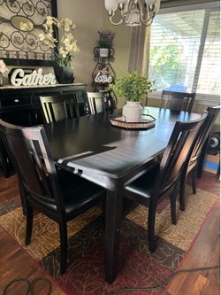 Dining Table w/6 chairs & Buffet