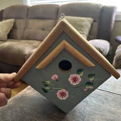 Hand Painted Floral Wooden Birdhouse. Read description