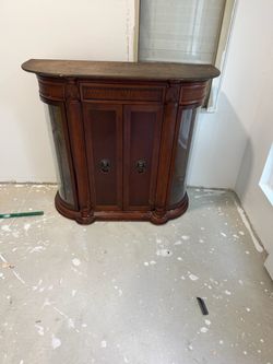 BOMBAY CO. Regency Style Console with Curio Ends