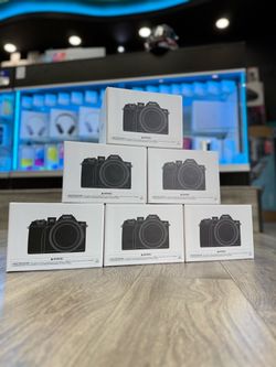 Sony RX10 V Premium Camera DSC-RX10M5B ( Payment Plans Available / Planes De Pagos Disponibles )