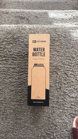 Luft Sweden brand 32oz Stainless Steel Vacuum Insulated Water Bottle