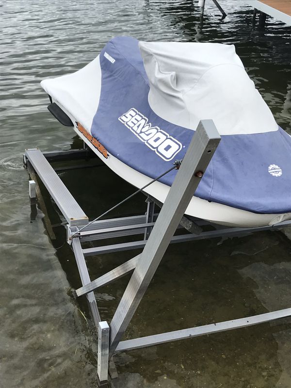 2004 seadoo 3 seater in a perfect condition. can try it on williams lake. comes with trailer and hoi