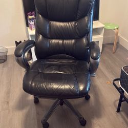 Comfortable Chair That Spins