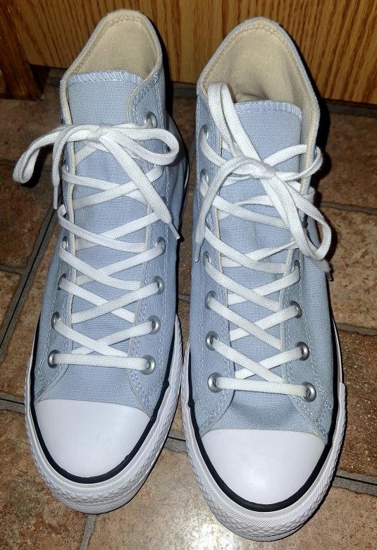 LADIE'S PLATFORM CONVERSE ALL STAR/CHUCK TAYLOR/ SIZE 9