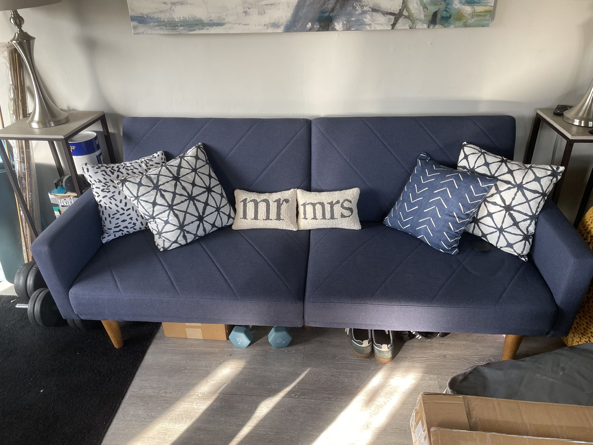 FUTON/PULL OUT SOFA BED