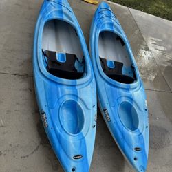KAYAKS