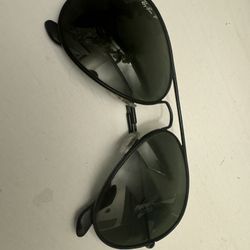 Ray Ban Polaroid Sunglass Excellent Condition 