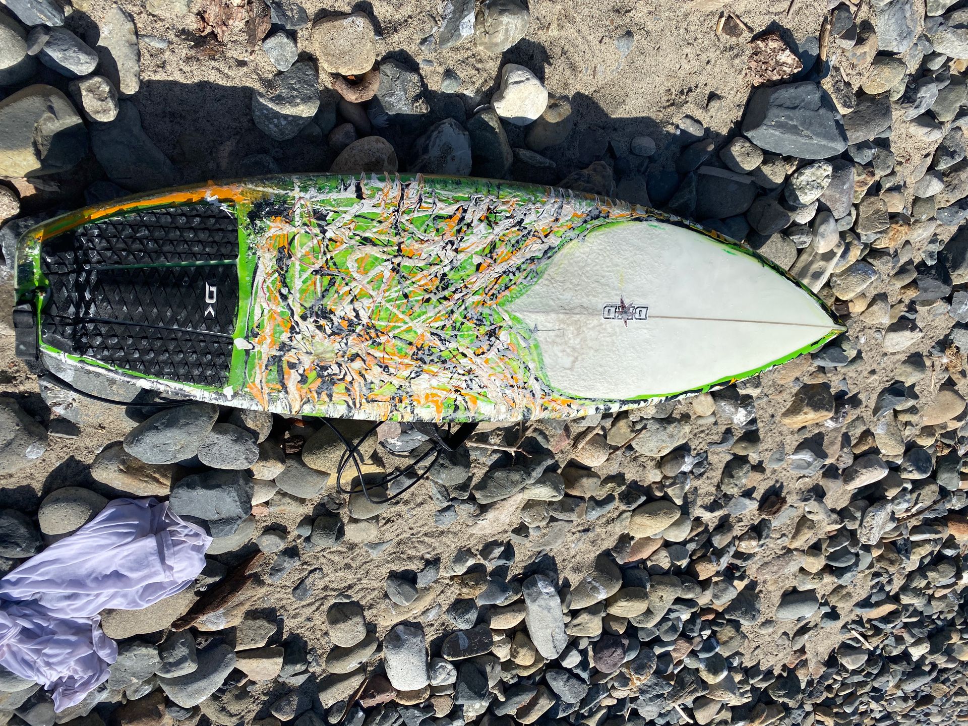 5’10 dhd surfboard