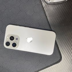 iPhone 16 Pro 