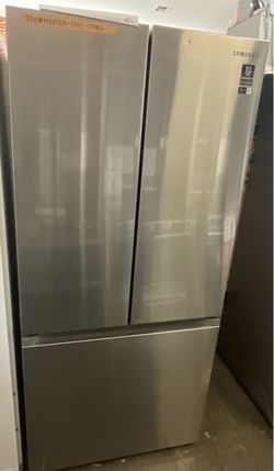 New!!! Samsung  33” 17.5 cu ft Counter Depth 3  Door French Door In Sta
