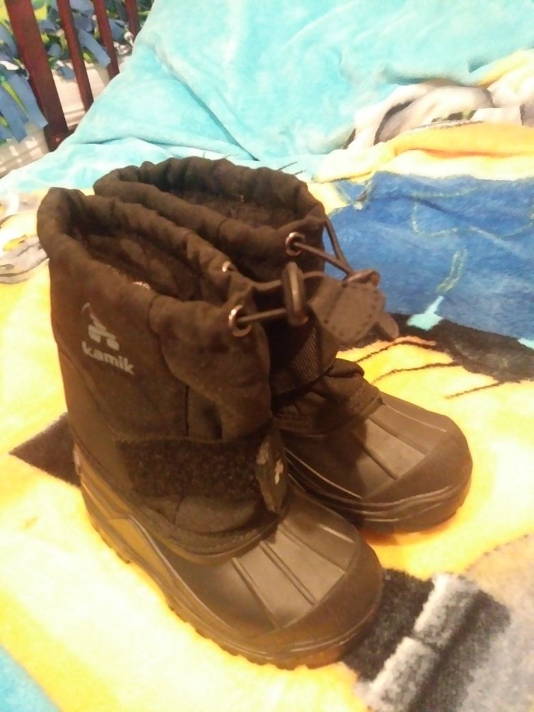 Kamik snow boots toddler