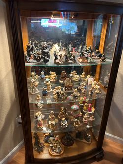 Curio cabinet