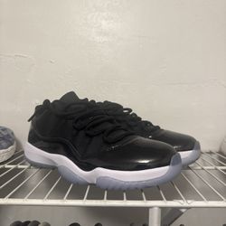 Jordan 11 “space Jam” Size 11 VNDS