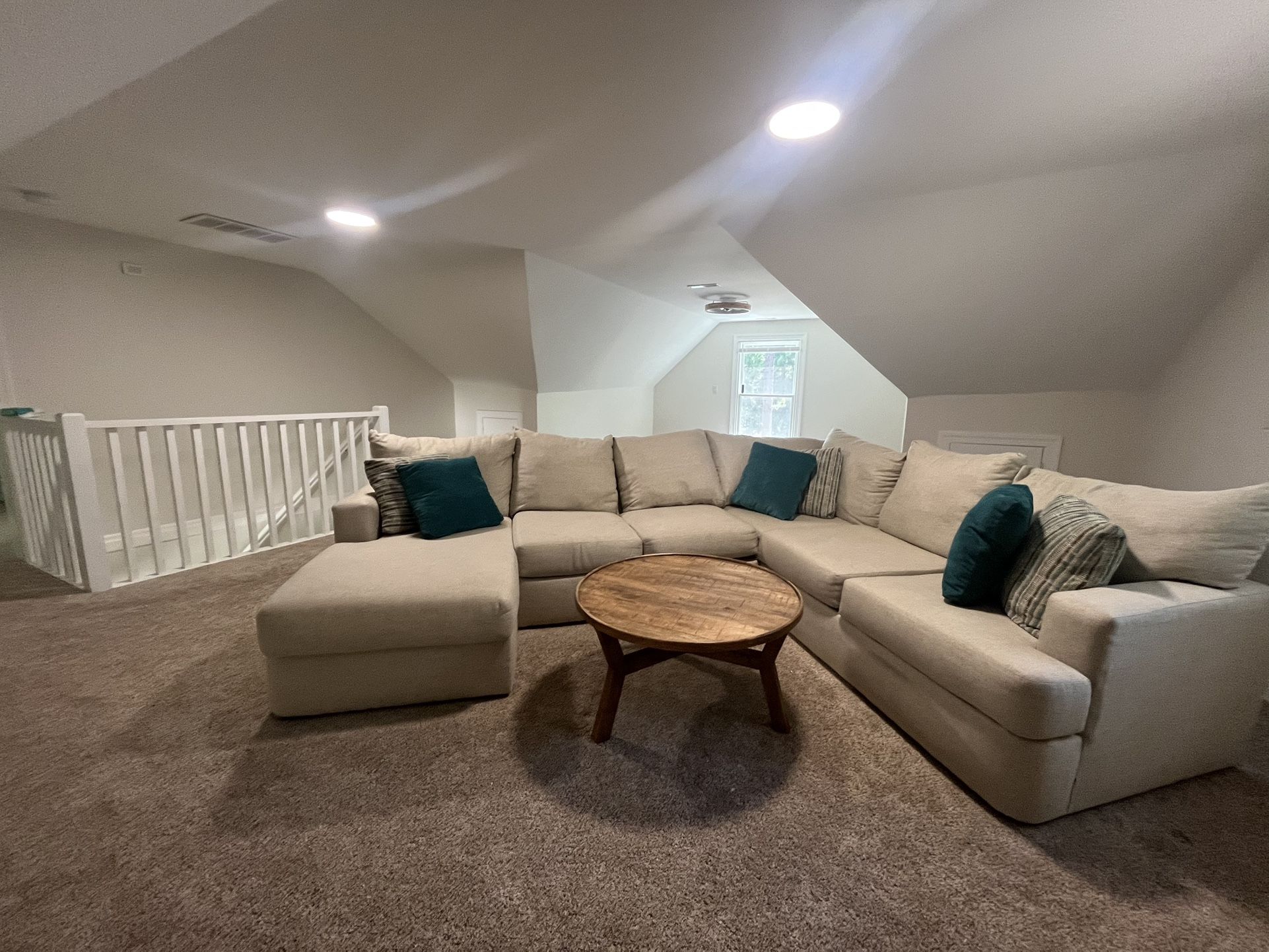 Sectional Sofa. Like New. No Pets