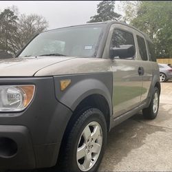 For sale 2004 Honda element EX. This is a small SUV that runs like new vehicle, it has many new parts. - New altenator - new hydrologic pump - new hea