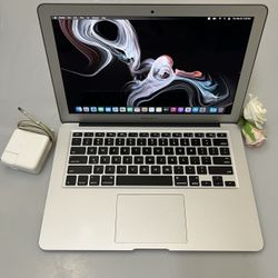 Apple MacBook Air A1466 13” Laptop 2015 Intel i5 8GB RAM 128GB SSD MacOS Monterey 12 - $159